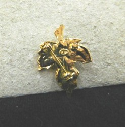 maple leaf jade pin bk b